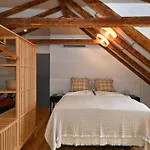 Milin Dom Premium Aparthotel 4*