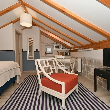 Milin Dom Premium Aparthotel 4*